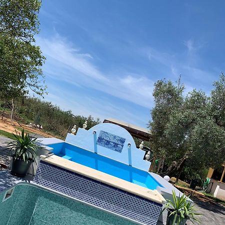 Casa los Laureles Pilas Exterior foto